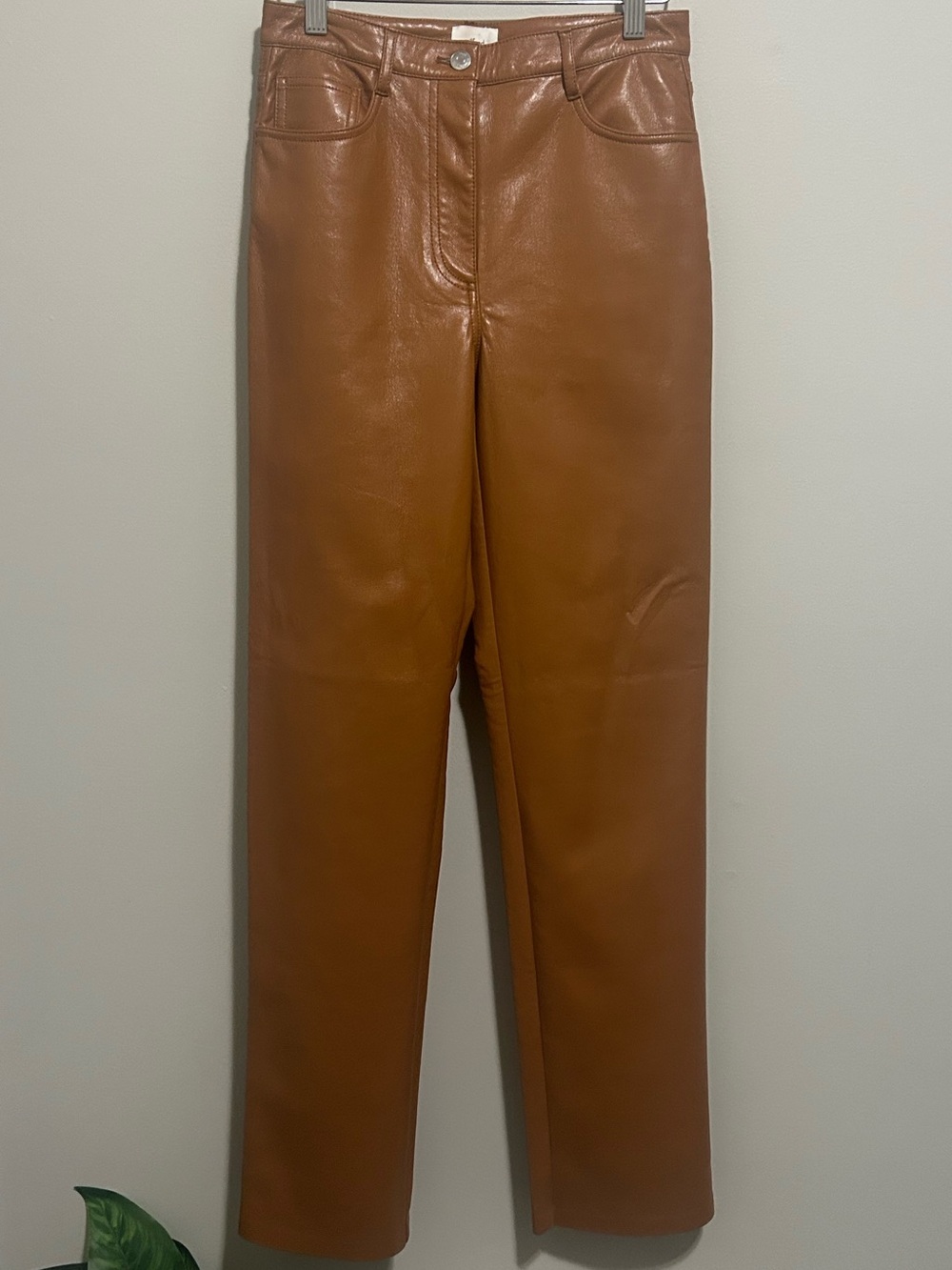 Wilfred Leather-Look Pants in Cognac Brown